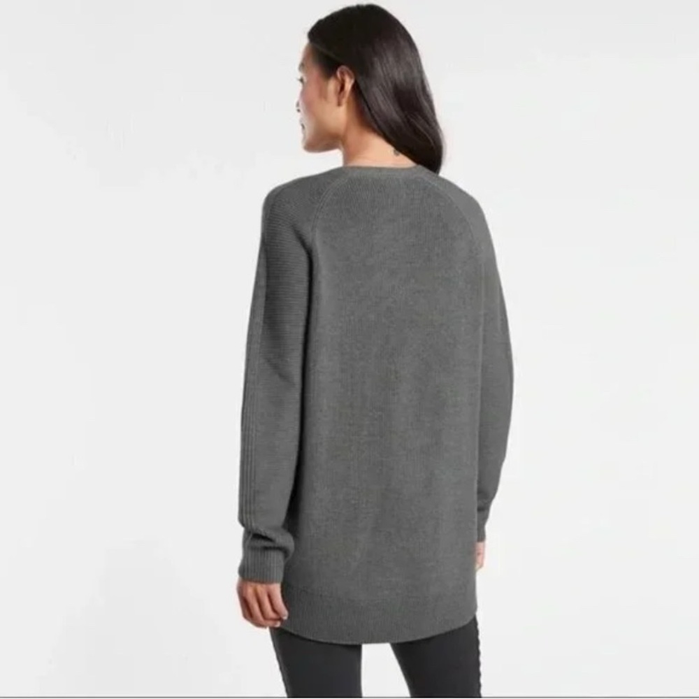 ATHLETA Women’s Hanover Refined VNeck Sweater Size XS Merino Wool Charcoal Grey - Picture 3 of 15